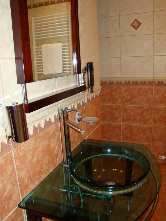 Hotel Alexander'S Nitra Zewnętrze zdjęcie