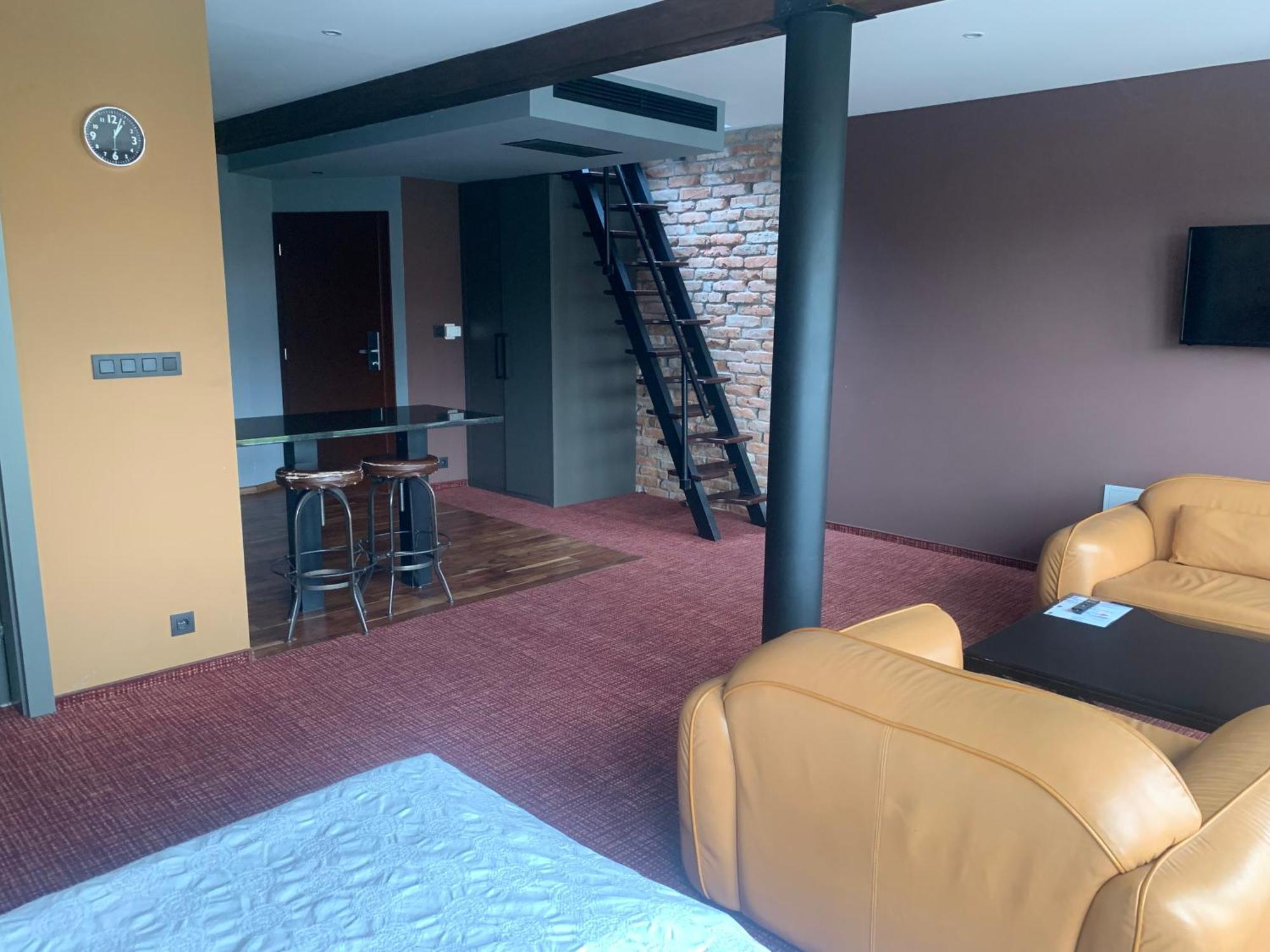Hotel Alexander'S Nitra Zewnętrze zdjęcie