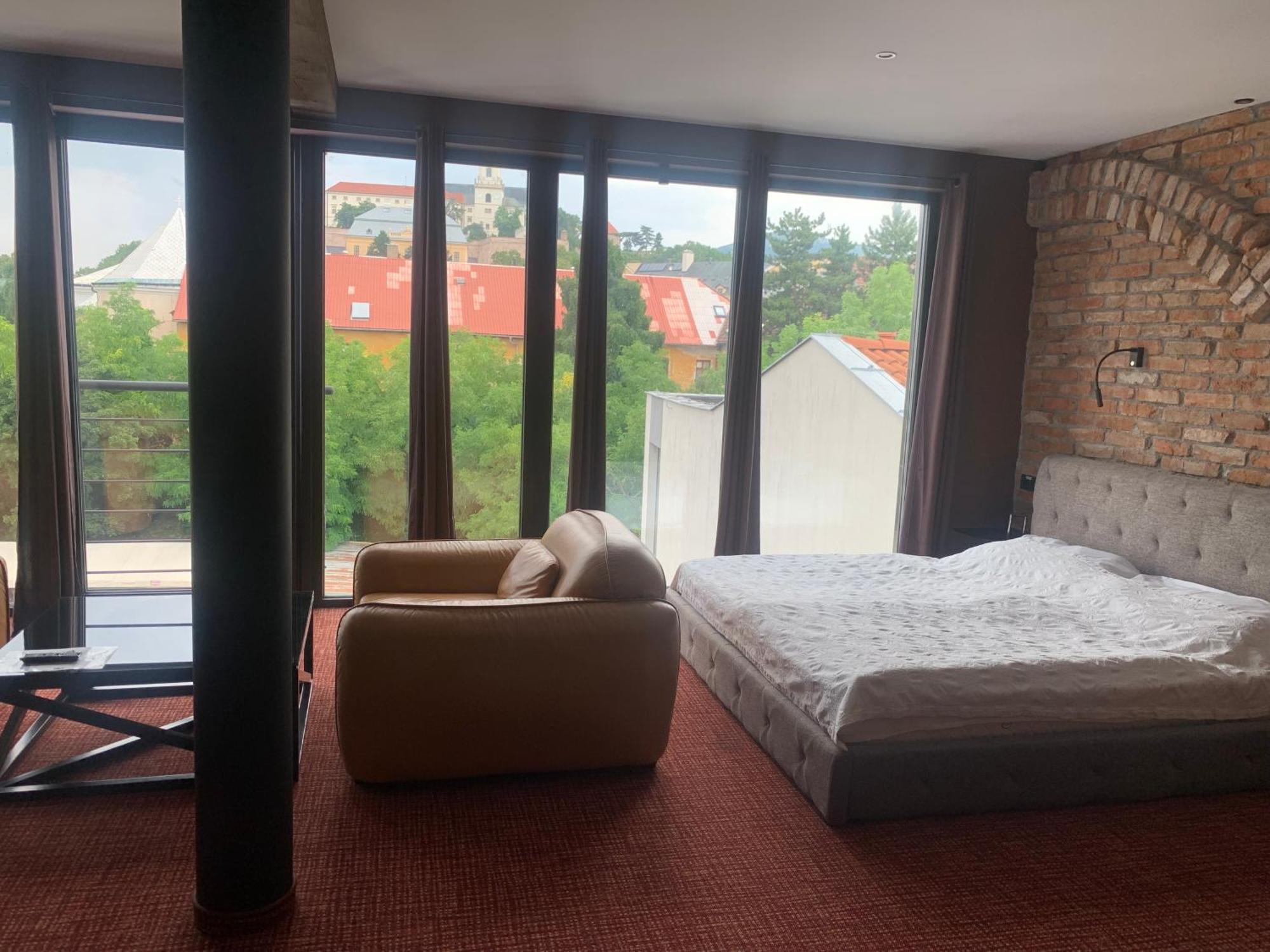 Hotel Alexander'S Nitra Zewnętrze zdjęcie