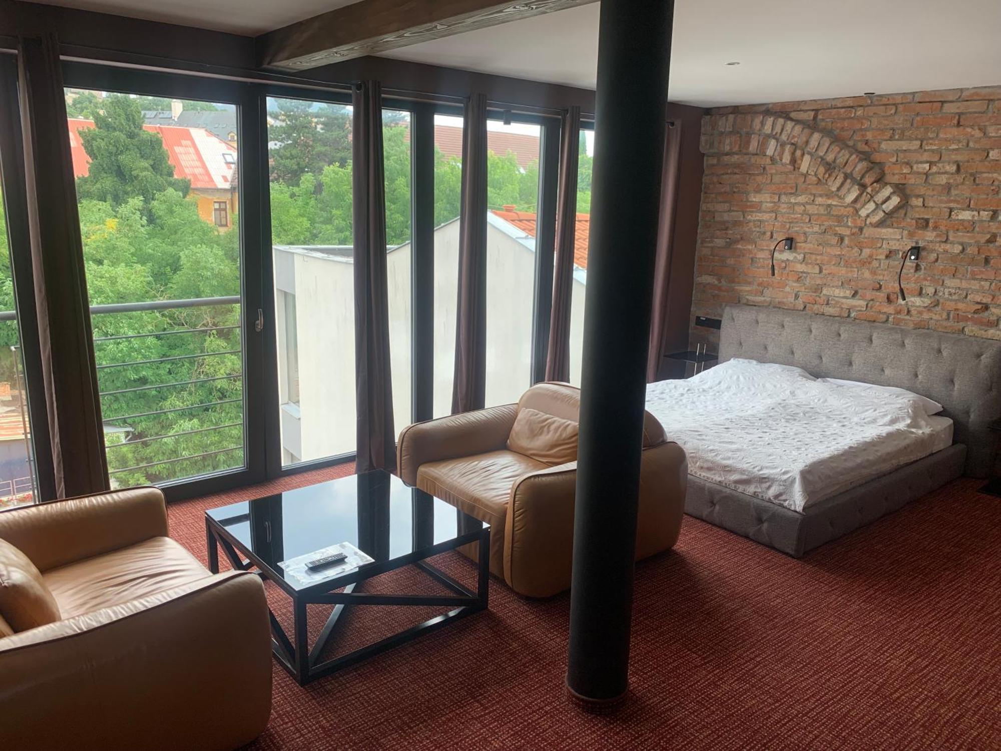 Hotel Alexander'S Nitra Zewnętrze zdjęcie