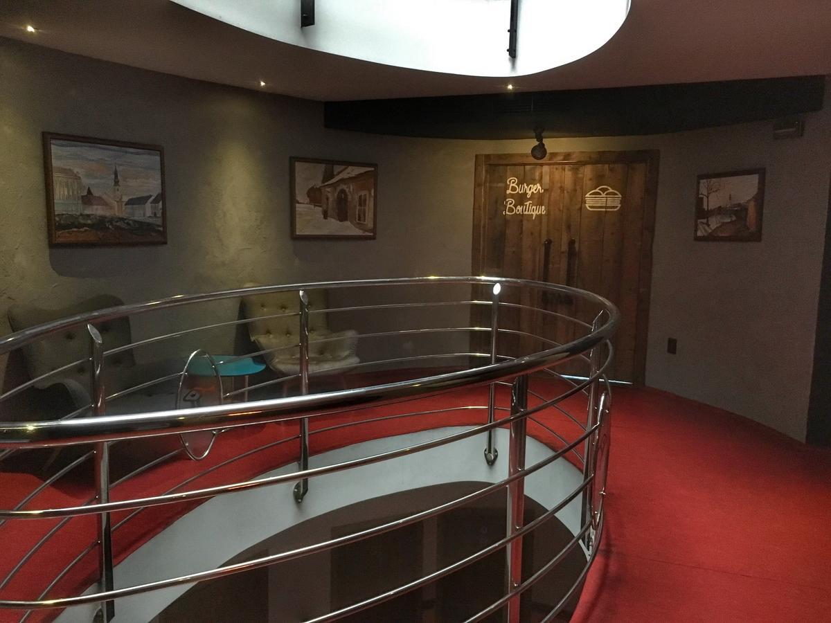 Hotel Alexander'S Nitra Zewnętrze zdjęcie