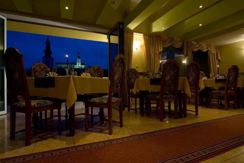 Hotel Alexander'S Nitra Zewnętrze zdjęcie